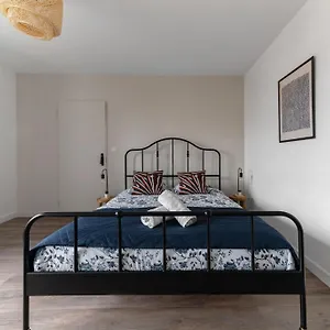 https://appartement-design-et-confort-terrasse-parking-le-156.hotels-rhonealpes.com